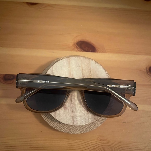 Fossil Brown Sunglasses - Picture 6 of 7